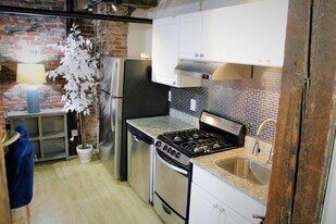 1 Champney Pl, Unit 1 in Boston, MA - Building Photo