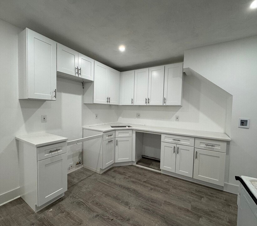 120 Sea St in Barnstable, MA - Building Photo