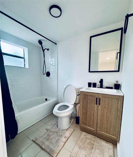2205 SW 16th Ter in Miami, FL - Building Photo