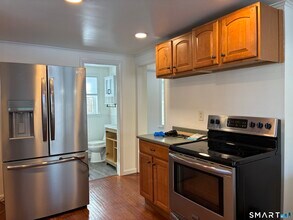 159 Purdy Hill Rd in Monroe, CT - Building Photo - Building Photo