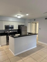 4807 Via Palm Lakes in West Palm Beach, FL - Building Photo