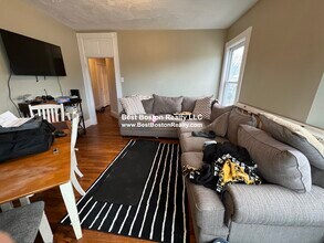 59 Cedar St, Unit 2L in Somerville, MA - Foto de edificio - Building Photo