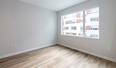 50 Rogers St, Unit 306 in Cambridge, MA - Foto de edificio - Building Photo