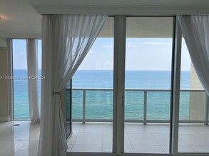 19333 Collins Ave, Unit 1606 in Sunny Isles Beach, FL - Building Photo - Building Photo