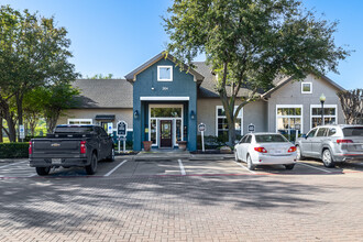 Mayfield Park Apartments in Arlington, TX - Foto de edificio - Building Photo