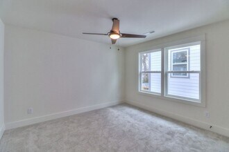 2404 Middle St in Nashville, TN - Foto de edificio - Building Photo