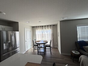 2486 SE Morningdew Dr in West Des Moines, IA - Building Photo - Building Photo