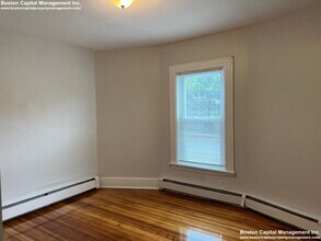 207 Broadway, Unit 1 in Everett, MA - Building Photo - Building Photo