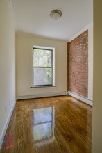 15 W 103rd St, Unit 3C in New York, NY - Building Photo - Building Photo