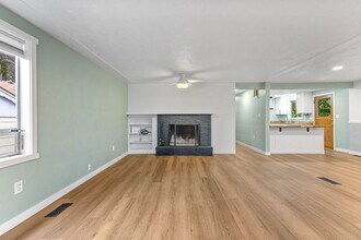 2230 Jasper Way NW in Salem, OR - Building Photo - Building Photo