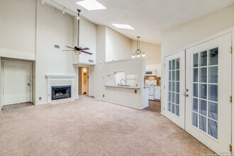 8611 Datapoint Dr in San Antonio, TX - Building Photo - Building Photo