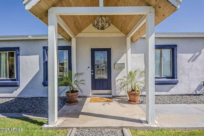 property at 1422 E Windsor Ave