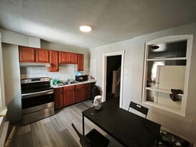 827 Laufer St in Bethlehem, PA - Building Photo