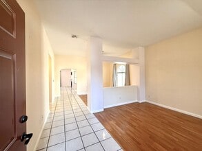 6701 W Willow Lake Ct in Las Vegas, NV - Building Photo - Building Photo