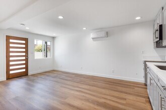 5656 Cerritos Ave in Long Beach, CA - Building Photo - Building Photo
