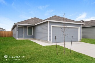 2416 Shady Grv in New Braunfels, TX - Building Photo - Building Photo