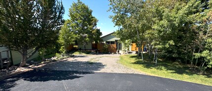 2541 Blackjack Pl in Bozeman, MT - Foto de edificio - Building Photo