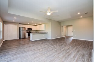 1415 NW 37th Ave in Cape Coral, FL - Building Photo