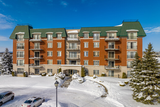 17250 Hymus in Pointe-claire, QC - Building Photo - Building Photo