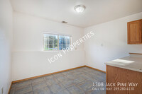 1308 Jack Pine Way photo'