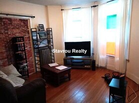 1675 Beacon St, Unit 2 in Brookline, MA - Building Photo