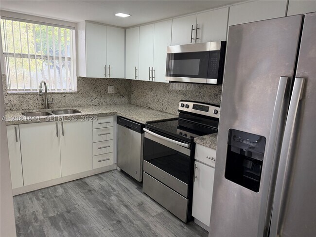 9371 Fontainebleau Blvd