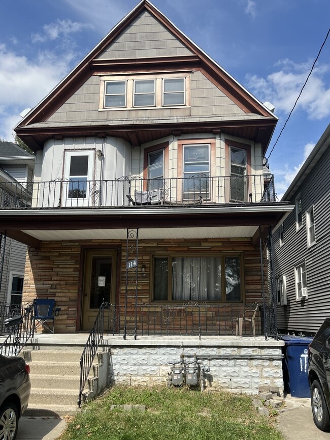 114 Woodside Ave, Unit UPPER APARTMENT in Buffalo, NY - Foto de edificio - Building Photo