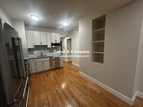 715 Boylston St, Unit 202 in Boston, MA - Foto de edificio - Building Photo