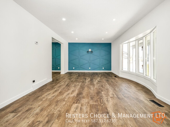 property at 10 Temple Crescent W