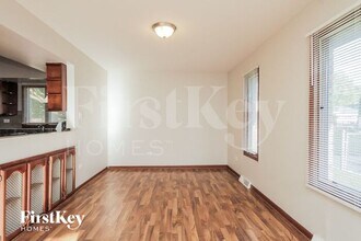 18519 Carriage Ln in Lansing, IL - Foto de edificio - Building Photo