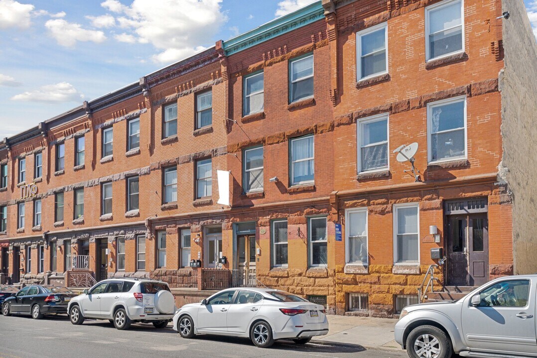 1621 W Diamond St, Unit 2 Photo