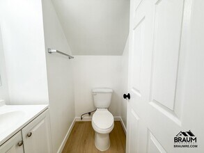 11228 Huston St in Los Angeles, CA - Building Photo - Building Photo