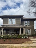2067 Ross Park Way in Birmingham, AL - Building Photo