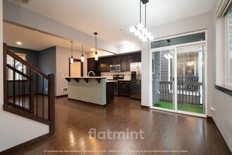 14018 9th Pl W in Lynnwood, WA - Building Photo - Building Photo