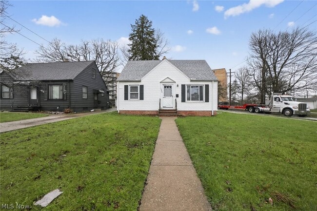 1568 Parker Dr in Mayfield Heights, OH - Building Photo - Building Photo