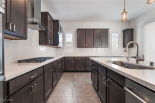 6348 Skystone St in Las Vegas, NV - Building Photo