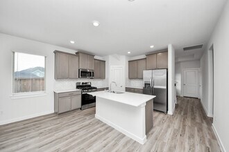 1642 Portia Ln in Conroe, TX - Building Photo - Building Photo