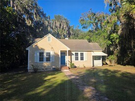 1023 NE 6th St in Ocala, FL - Building Photo