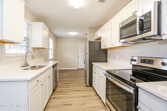 2184 George Wythe Rd in Orange Park, FL - Building Photo - Building Photo