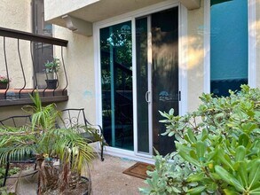 2404 Altisma Way in Carlsbad, CA - Building Photo - Building Photo