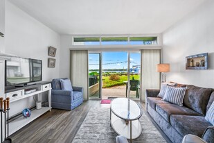 7806 Birch Bay Dr in Blaine, WA - Building Photo