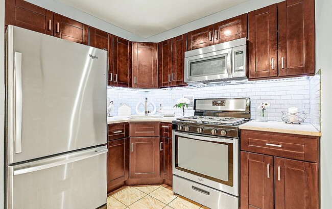 42-30 Douglaston Pkwy