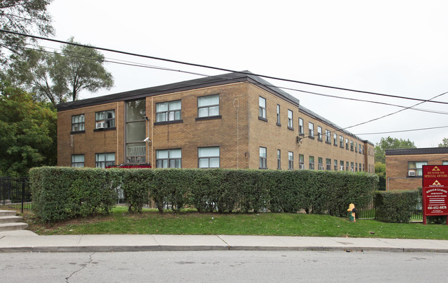 Clearview in Toronto, ON - Building Photo - Primary Photo