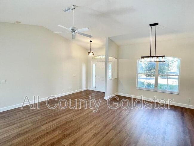 2485 Traverse Ave in North Port, FL - Building Photo - Building Photo