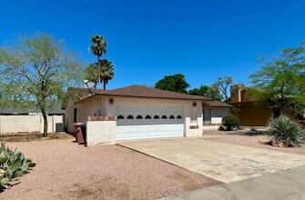 8878 E Sheena Dr in Scottsdale, AZ - Building Photo - Building Photo