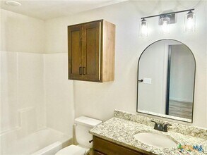 3615 Hanselman Rd in Victoria, TX - Building Photo - Building Photo