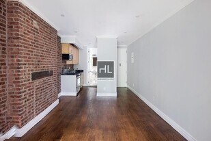 Perry Street in New York, NY - Building Photo