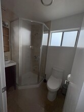 120 Brooks Ave, Unit #1 in Venice, CA - Building Photo - Building Photo