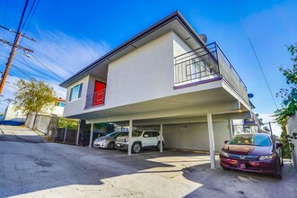 4037 W 28th St in Los Angeles, CA - Foto de edificio - Building Photo