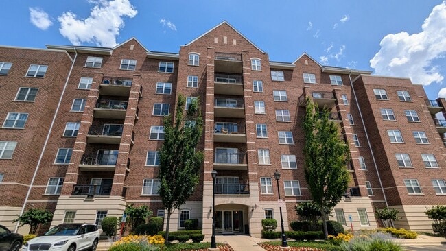 property at 390 W Mahogany Ct